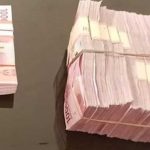 Review Aplikasi Modalku Untuk Pendana: Aplikasi Pinjaman Online yang Cocok untuk Pelaku UMKM Bagi pelaku UMKM yang membutuhkan dana tambahan, kini telah hadir Modalku Untuk Pendana. Modalku merupakan platform pinjaman untuk para pelaku UMKM yang sedang membutuhkan suntikan modal. Adanya platform tersebut bertujuan agar para pedagang yang tengah mengalami kesulitan mendapatkan modal bisa tetap berjualan. Dalam artikel ini akan dibahas mengenai Modalku, platform yang cocok untuk pelaku UMKM. Kelebihan Modalku Untuk Pendana Meski banyak sekali platform yang menawarkan pinjaman secara online, namun aplikasinya Modalku bisa menjadi salah satu pilihan. Bukan tanpa alasan, pasalnya platform ini menawarkan beberapa kelebihan untuk debitur. 1. Mudah dan Dapat Dijangkau Kelebihan dari Modalku adalah mudah dan dapat dijangkau oleh pelaku UMKM. Seluruh peminjaman dilakukan secara online. Sehingga bisa dilakukan di mana pun dan kapan pun. 2. Tersedia Berbagai Fitur Canggih Berbeda dengan aplikasi pinjaman online yang lain, platform ini dilengkapi dengan berbagai fitur canggih. Di antaranya fitur Pendanaan Terencana yakni fitur yang dapat dikelola oleh debitur secara langsung baik itu dalam menentukan pinjaman, bunga, dan jangka waktu pembayaran. Selain itu dilengkapi juga dengan fitur Pendanaan Maksimal yakni fitur memitigasi risiko pendanaan yang Anda berikan. Ada juga fitur Exhaust Balance yakni untuk memaksimalkan pendanaan yang Anda berikan. 3. Sudah Terdaftar di OJK Sedangkan untuk keamanannya sendiri tidak perlu khawatir, karena Modalku sudah terdaftar dan diawasi oleh OJK. Sehingga platform ini sangat rekomended bagi yang sedang membutuhkan dana tambahan untuk modal. 4. Kredit Bisa Mencapai 2 Miliar Modalku sangat cocok bagi yang ingin memulai usaha atau pelaku UMKM yang membutuhkan modal tambahan atau untuk memperlebar usaha. Pasalnya kredit di platform ini bisa mencapai hingga 2 miliar. Dengan menyediakan jumlah kredit yang besar, tentu bisa membuat usaha tetap jalan atau memperlebar usaha yang kini sedang dirintis. 5. Tidak Membutuhkan Jaminan Kelebihan Modalku yang terakhir adalah pelaku UMKM bisa meminjam uang tanpa memberikan jaminan. Hal ini tentu menjadi keuntungan tersendiri karena bisa mendapatkan suntikan dana untuk usaha dengan cepat tanpa harus memberikan jaminan barang berharga. Cara Kerja Modalku Untuk Pendana Cara kerja Modalku sangat mudah, pelaku UMKM cukup mendaftar untuk mengajukan kredit di website resmi Modalku. Jika sudah, tim aplikasi Modalku akan segera memproses aplikasi debitur. Jika sesuai dengan kriteria dan memenuhi syarat maka Pendana Modalku akan memberikan kredit usaha dengan proses urun dana. Kemudian pelaku UMKM akan mendapatkan kredit dana setelah proses urun dana selesai. Simulasi Modalku Untuk Pendana Bagi yang masih bingung, berikut ini simulasi Modalku Untuk Pendana. Dana pinjaman atau pokok pendanaan yang diberikan: Rp 10.000.000 Jangka waktu yang harus dibayar: 12 bulan Suku bunga: 12% per tahun Biaya layanan: 3% per tahun Jumlah total pendanaan (pokok + bunga): Rp 10.000.000 * (1+12%)= Rp 11.200.000 Total manfaat pendanaan per bulan: Rp 11.200.000 / 12 = Rp 933.333 Potongan biaya layanan: Rp 2.333 Jumlah manfaat pendanaan per bulan: Rp 931.000 (sebelum pajak) Jadi jumlah yang harus dibayarkan setiap bulannya adalah 931.000 (sebelum pajak). Kesimpulan Modalku sangat cocok bagi pelaku UMKM yang sedang membutuhkan suntikan dana atau bagi yang ingin membuka usaha. Selain cepat, jumlah kredit pun bisa mencapai 2 miliar yang sangat cocok untuk membuka atau mengembangkan usaha. Meski demikian Anda harus tetap hati-hati sebelum meminjam di aplikasi online termasuk Modalku.